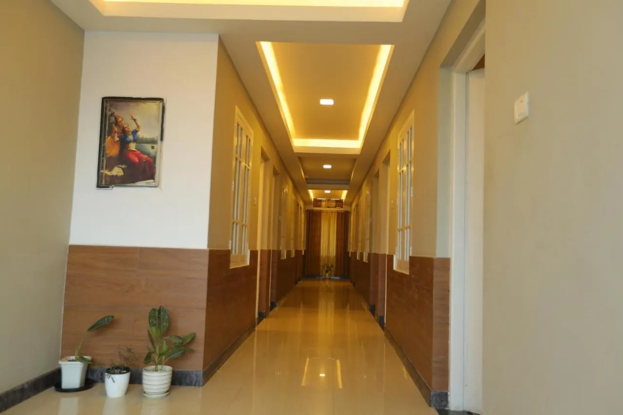 Hotel Sapphire Inn Nedumbassery Indie