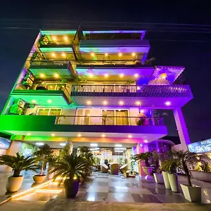 *** Hotel Sky India
