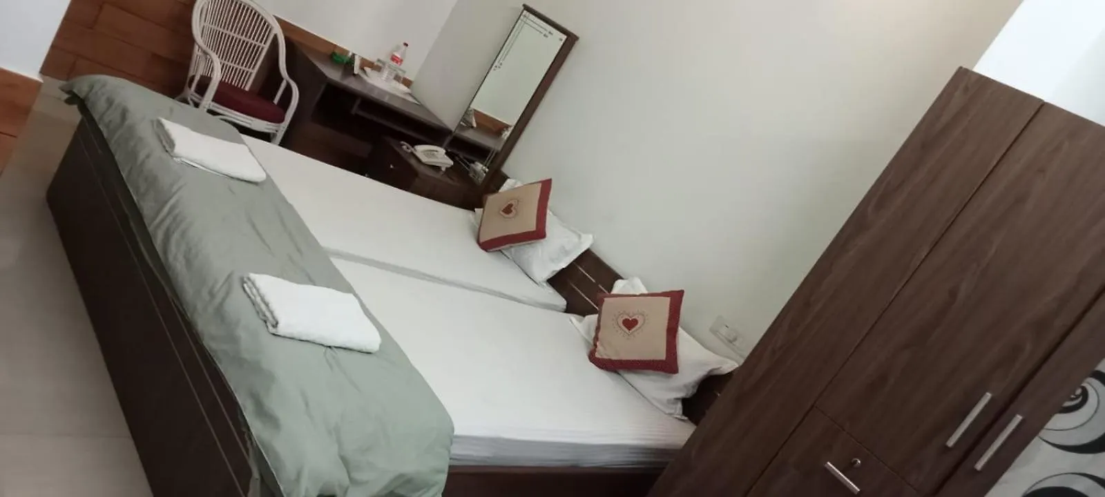 Hotel Sapphire Inn Nedumbassery